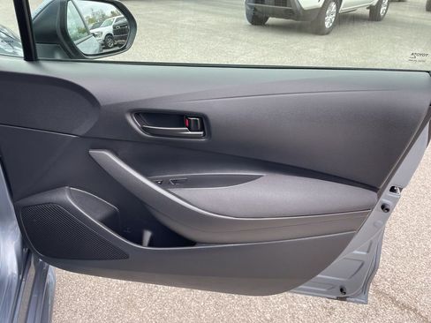 Used 2025 Toyota Corolla LE FWD image 29