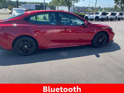 Used 2025 Toyota Camry SE w/ Convenience Package FWD image 11