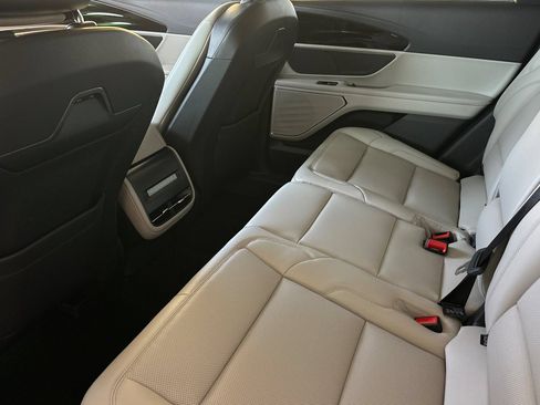 New 2026 Lincoln Nautilus Premier AWD/4WD image 11