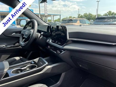 Used 2025 Chevrolet Equinox LT w/ Convenience Package II FWD image 33