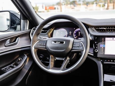 New 2026 Jeep Grand Cherokee Altitude image 18