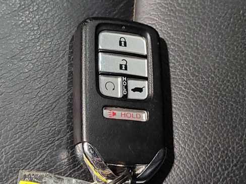 Used 2018 Honda Pilot Touring image 32