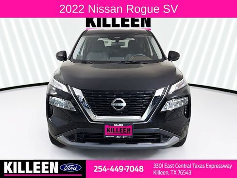 Used 2022 Nissan Rogue SV FWD image 2