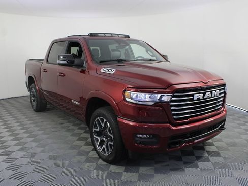 Used 2025 RAM 1500 Laramie w/ Laramie Southwest Edition AWD/4WD image 28