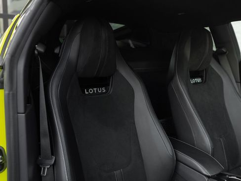 Used 2025 Lotus Emira RWD image 22
