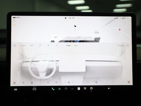 Used 2022 Tesla Model Y Long Range image 60