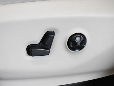 Used 2017 Chrysler Pacifica Touring Plus FWD image 22