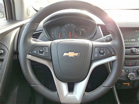 Used 2017 Chevrolet Trax LT w/ LT Convenience Package image 18