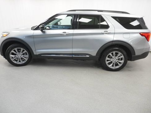 Used 2023 Ford Explorer XLT w/ Equipment Group 202A AWD/4WD image 15