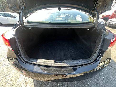Used 2012 Hyundai Elantra Limited w/ Technology Pkg 5 FWD image 11