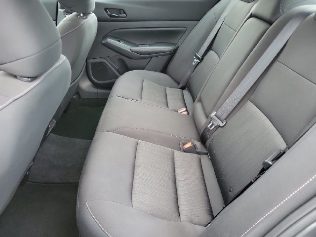 Used 2025 Nissan Altima 2.5 SV FWD image 14