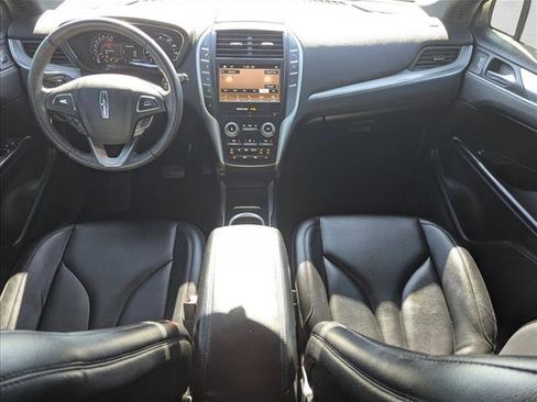 Used 2019 Lincoln MKC Premiere image 16