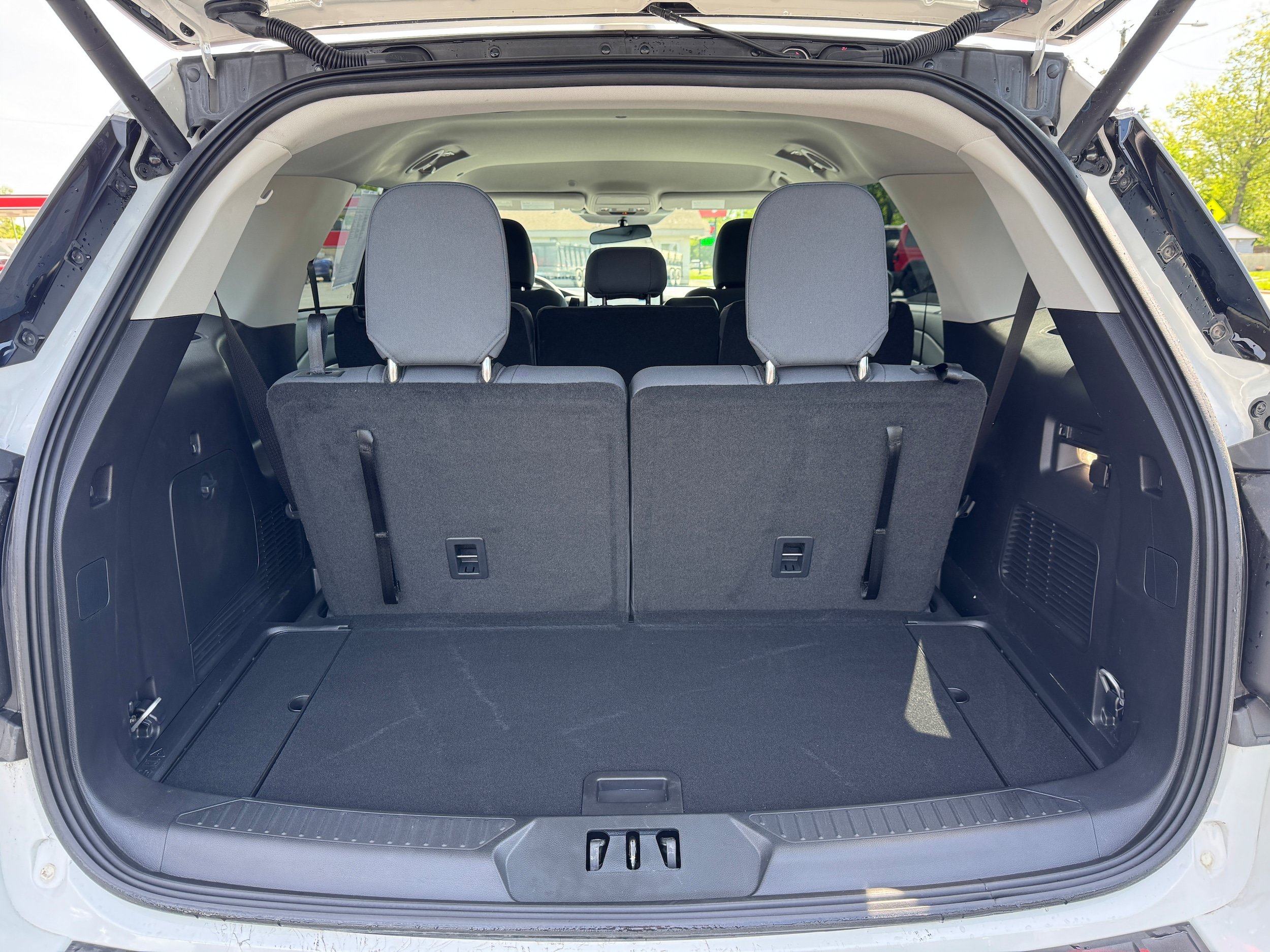 Used 2025 Ford Explorer Active RWD image 14