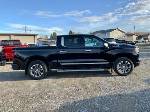 Used 2024 Chevrolet Silverado 1500 High Country w/ Technology Package image 5