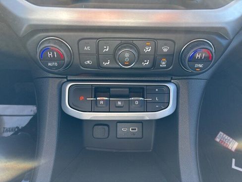 Used 2023 GMC Acadia SLE w/ Driver Convenience Package image 13