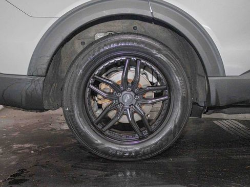 Used 2021 Ford Explorer XLT w/ Equipment Group 202A image 7