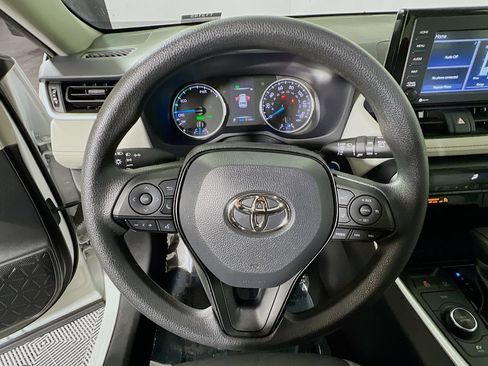 Certified 2022 Toyota RAV4 XLE w/ Convenience Package AWD/4WD image 10