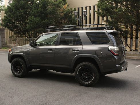Used 2016 Toyota 4Runner Trail Premium AWD/4WD image 9