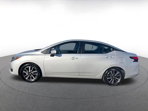 Used 2025 Nissan Versa SV FWD image 9