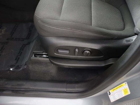 Used 2023 Chevrolet Traverse LT w/ LPO, Floor Liner Package AWD/4WD image 31