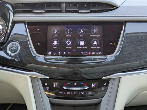Used 2023 Cadillac XT6 Premium Luxury image 5