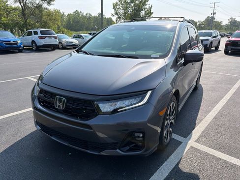 Used 2026 Honda Odyssey Elite image 2