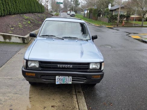 Used 1991 Toyota Pickup 2WD Regular Cab image 5