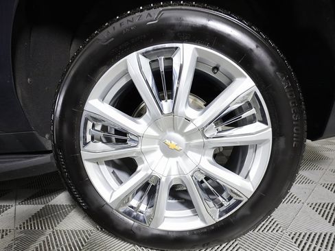 Used 2024 Chevrolet Suburban High Country w/ Advanced Technology Package image 49