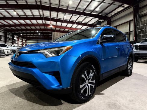 Used 2016 Toyota RAV4 LE FWD image 9