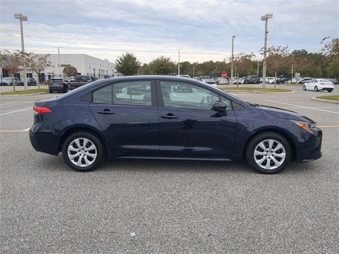 Certified 2023 Toyota Corolla LE image 3