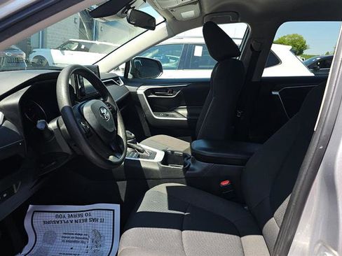 Used 2022 Toyota RAV4 LE AWD/4WD image 7