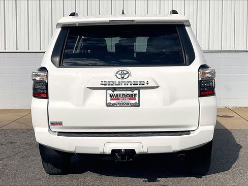 Used 2022 Toyota 4Runner SR5 Premium image 5
