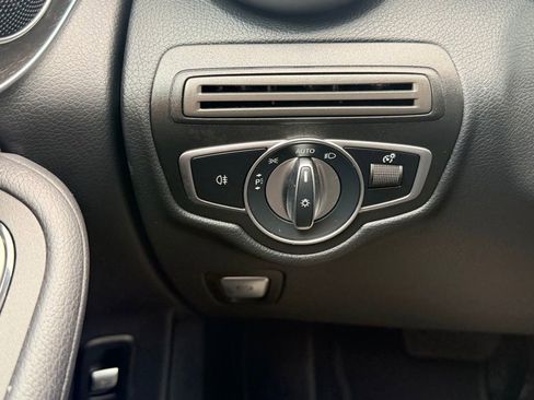Used 2022 Mercedes-Benz GLC 300 4MATIC image 34
