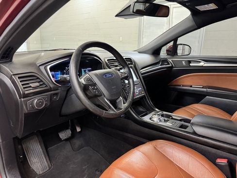 Used 2019 Ford Fusion Titanium image 13