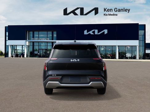 New 2026 Kia EV9 Wind image 5