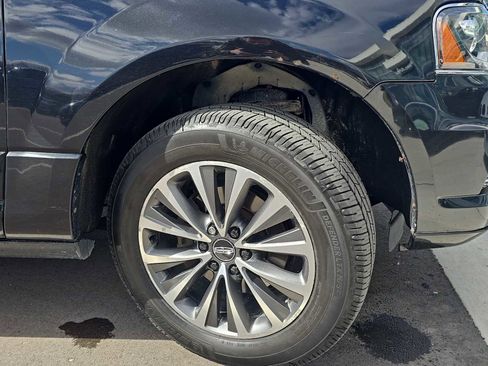 Used 2015 Lincoln Navigator 4WD image 11