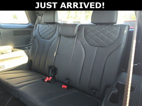 Used 2022 Hyundai Palisade Calligraphy image 9