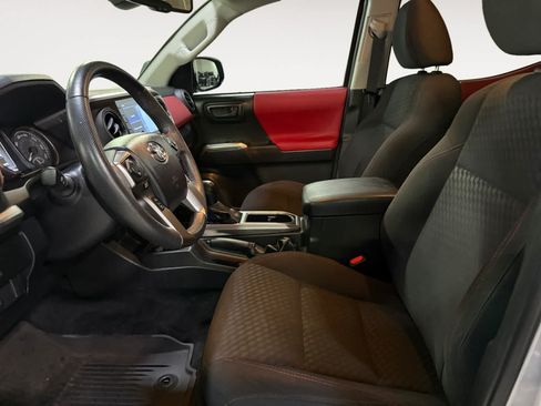 Used 2023 Toyota Tacoma SR5 AWD/4WD image 15