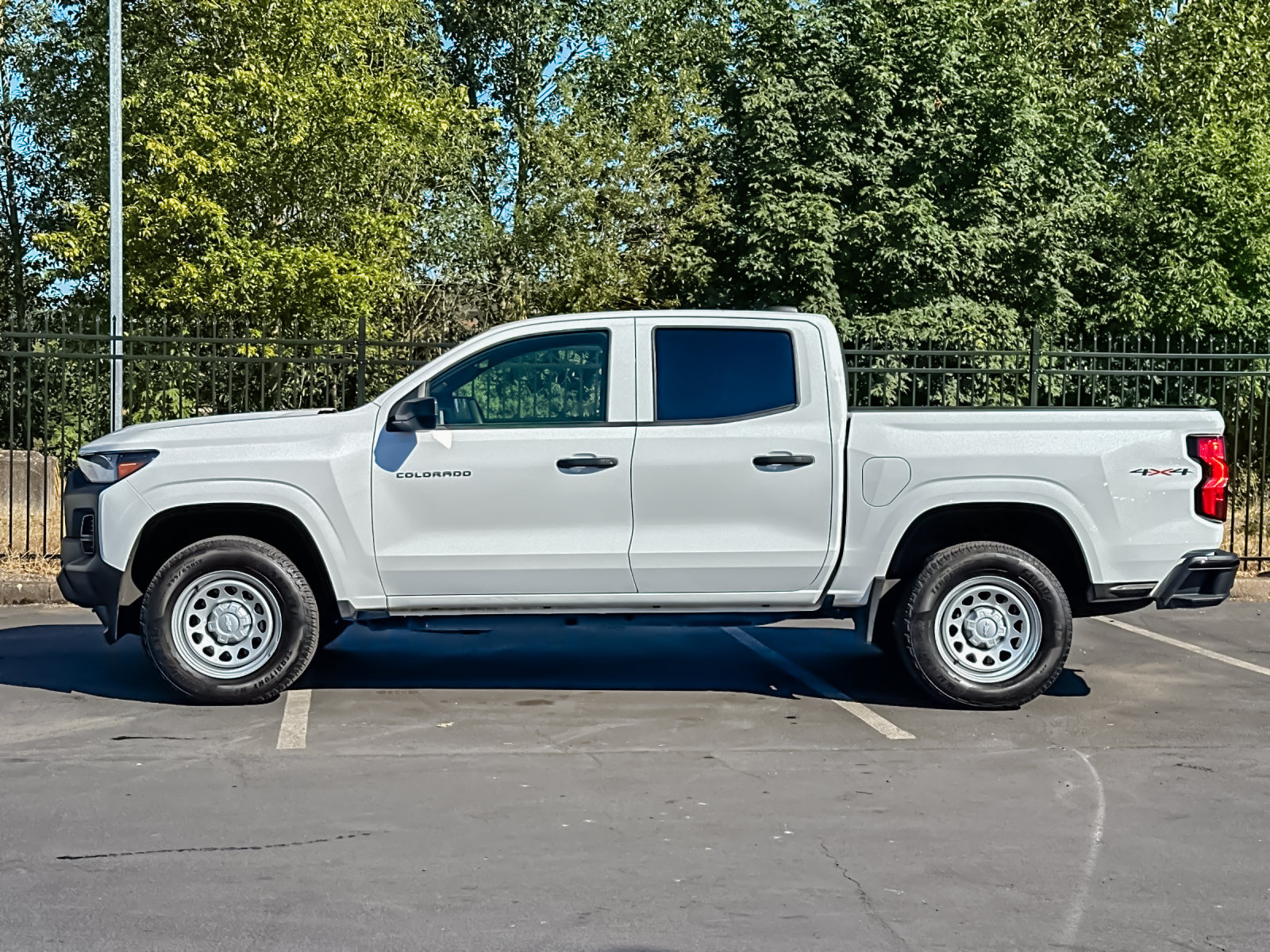 Used 2025 Chevrolet Colorado W/T AWD/4WD image 6