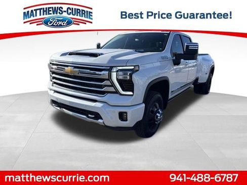 Used 2024 Chevrolet Silverado 3500 High Country w/ High Country Premium Package AWD/4WD image 7