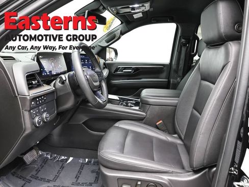 Used 2025 Chevrolet Suburban Z71 AWD/4WD image 14