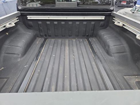 Used 2020 Nissan Frontier SV image 7