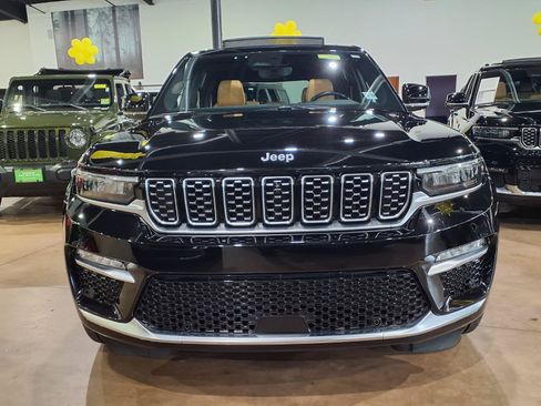 Used 2023 Jeep Grand Cherokee Summit w/ Rear Seat Video Group I AWD/4WD image 2