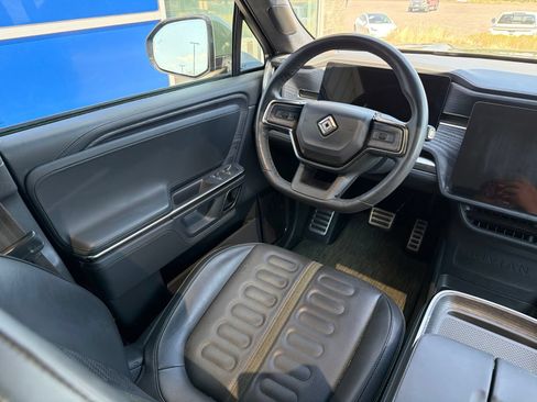 Used 2024 Rivian R1S Adventure Dual AWD/4WD image 13