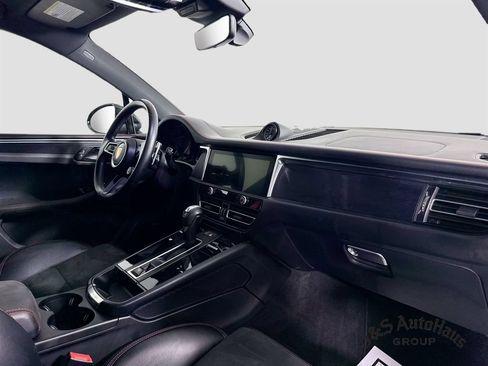 Used 2024 Porsche Macan GTS AWD/4WD image 37
