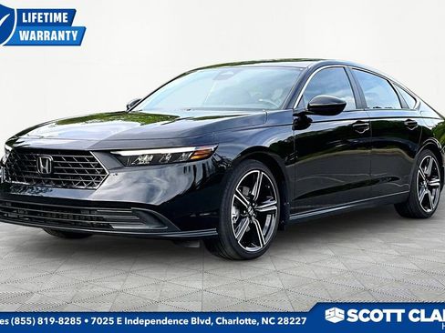 Used 2024 Honda Accord Sport image 3