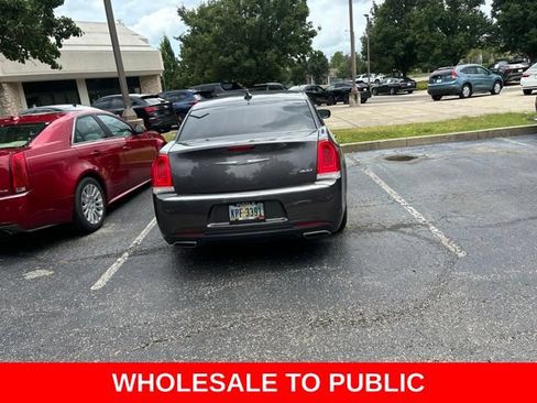 Used 2015 Chrysler 300 Limited RWD image 17