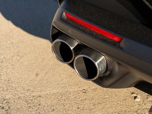 Used 2019 Ferrari Portofino image 19