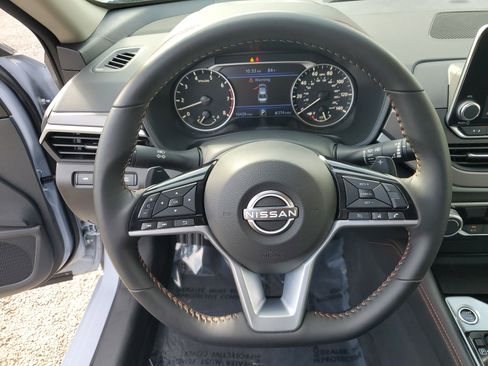 Certified 2025 Nissan Altima 2.5 SR image 16