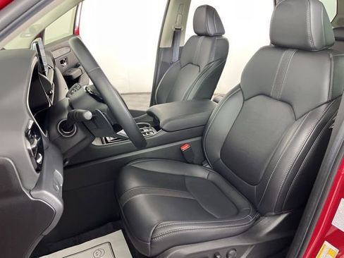 Used 2025 Honda Pilot Touring image 18